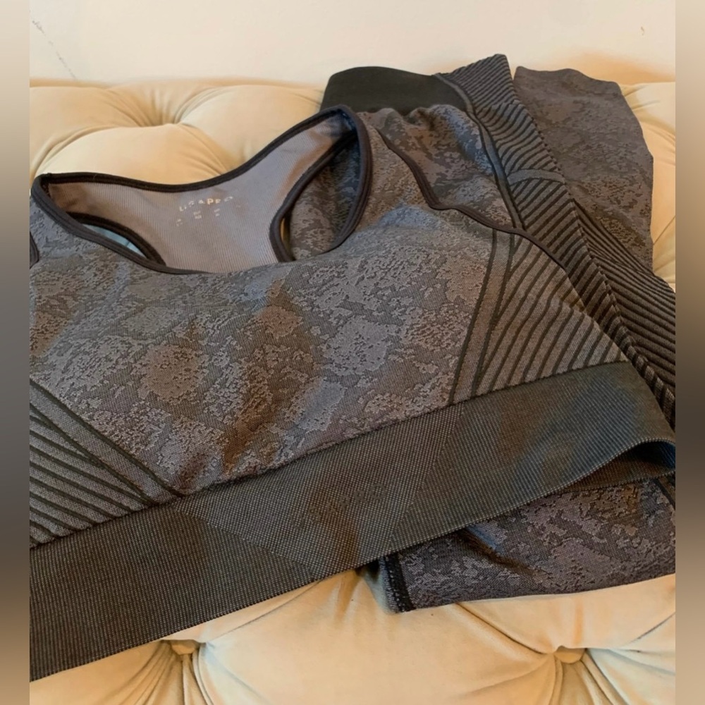 USA Pro Set Snake Print